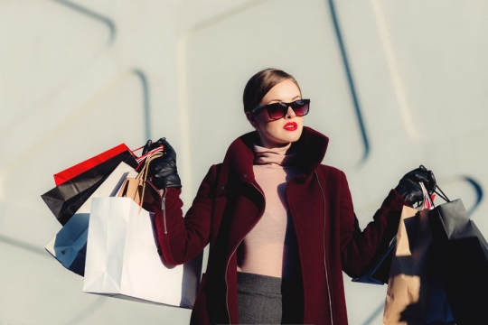 5 Wardrobe Essentials Every Fashion Addict Lady Must Own