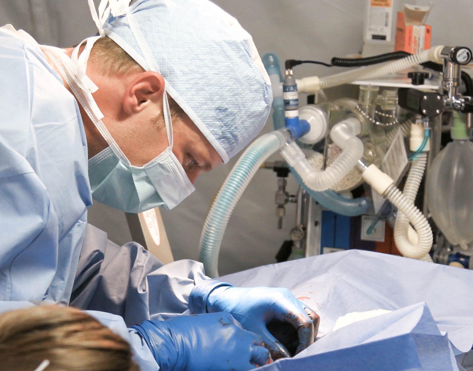 Spine Surgery: Would You Opt For A Neurosurgeon or An Orthopedic Surgeon ?