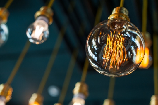 Get Better Sleep By Installing Vintage Light Bulbs In Your Bedroom – Know The Effect